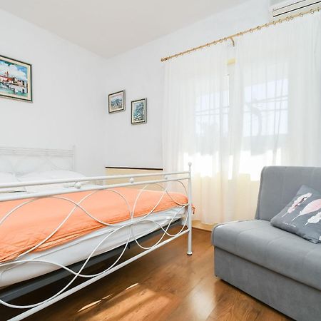 Apartments Zeljko เซเกต วรันยีชา ภายนอก รูปภาพ