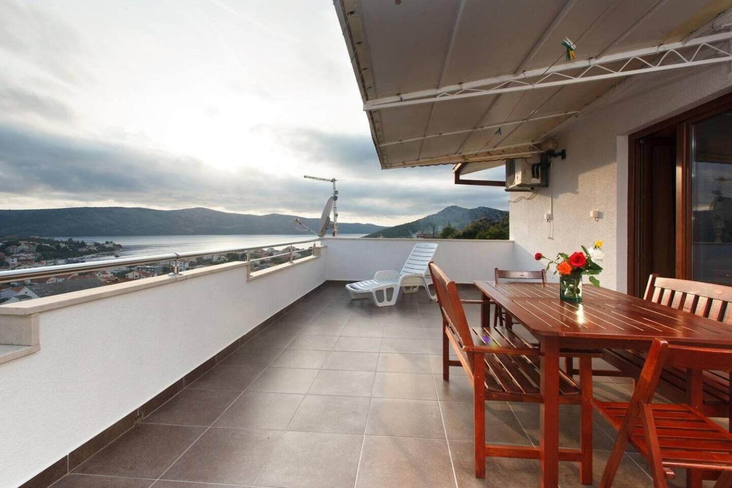 Apartments Zeljko เซเกต วรันยีชา ภายนอก รูปภาพ